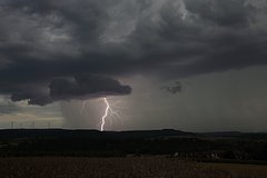 Обнаружены создаваемые молниями электроны-убийцы